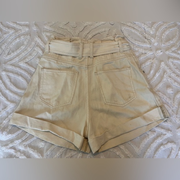 We the free cream shorts with belt - Picture 3 of 4